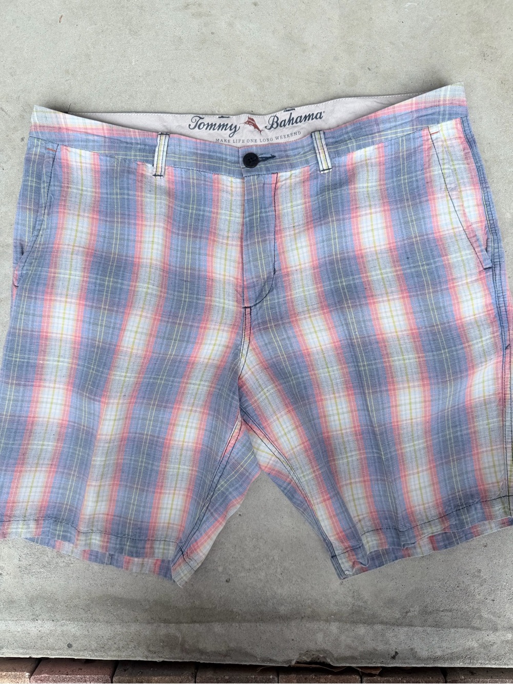 Tommy Bahama Linen Blend Plaid Shorts in Blue and Pink 10” inseam - Picture 5 of 6